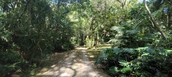 Terreno em Porto Alegre, no bairro Pedra Redonda, à venda.