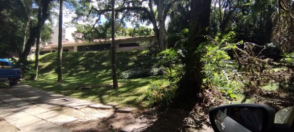 Terreno em Porto Alegre, no bairro Pedra Redonda, à venda.