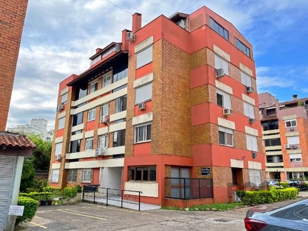 Apartamento com 70m², 2 dormitórios, 1 vaga no bairro Cavalhada em Porto Alegre para Comprar