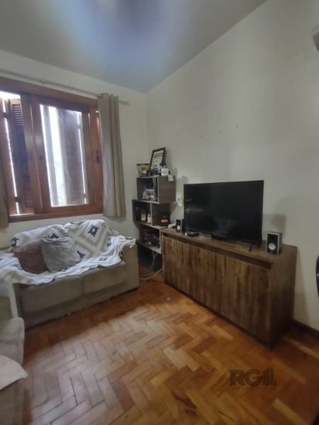 Apartamento com 53m², 2 dormitórios no bairro Cavalhada em Porto Alegre para Comprar