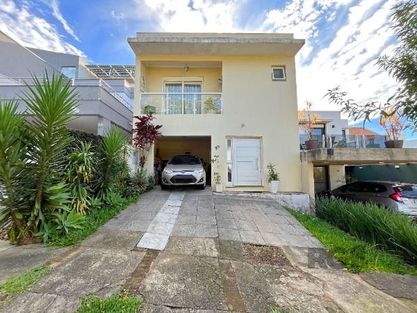 Casa Condominio com 194m², 3 dormitórios, 1 suíte no bairro Vila Nova em Porto Alegre para Comprar