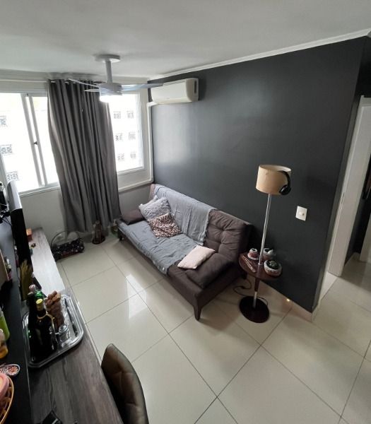 Apartamento com 46m², 2 dormitórios, 1 vaga no bairro Cristal em Porto Alegre para Comprar
