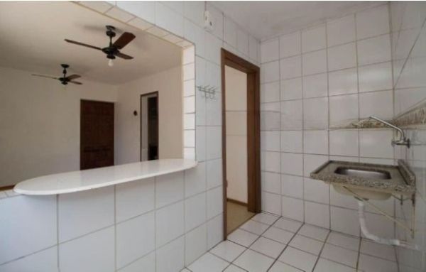 Apartamento JK em Porto Alegre, no bairro Medianeira, com 1 dormitório(s), e 1 banheiros, à venda.