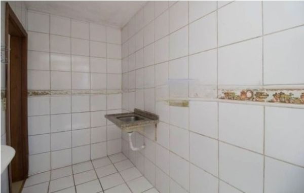 Apartamento JK em Porto Alegre, no bairro Medianeira, com 1 dormitório(s), e 1 banheiros, à venda.