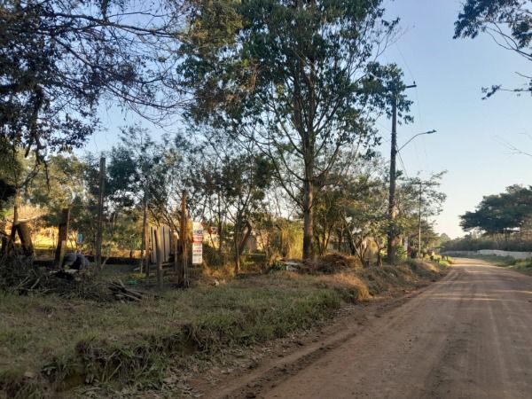 Sítio em Porto Alegre, no bairro Lageado, à venda.