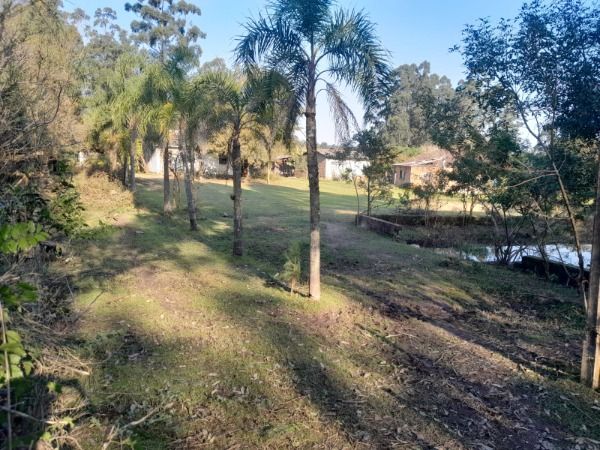 Sítio em Porto Alegre, no bairro Lageado, à venda.