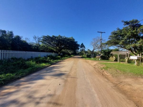 Sítio em Porto Alegre, no bairro Lageado, à venda.