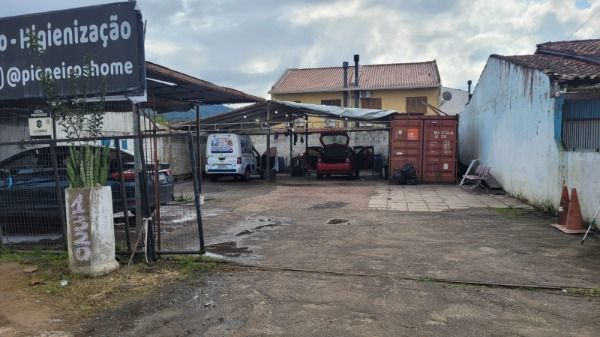 Terreno em Porto Alegre, no bairro Hípica, à venda.