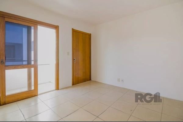 Apartamento à venda com 79m², 2 quartos, 1 vaga no bairro Medianeira em Porto Alegre