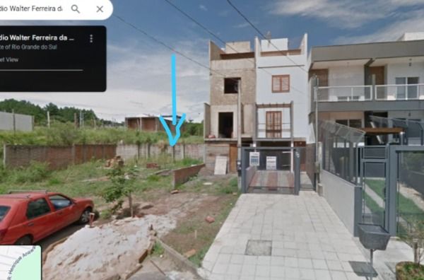 Terreno em Porto Alegre, no bairro Guarujá, à venda.