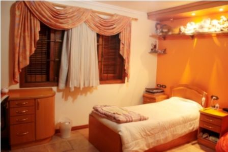 Casa para Venda - 150m², 3 dormitórios, sendo 1 suites, Cavalhada
