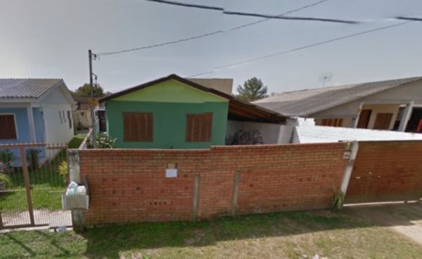 Casa com 120m², 3 dormitórios, 4 vagas no bairro Restinga em Porto Alegre para Comprar