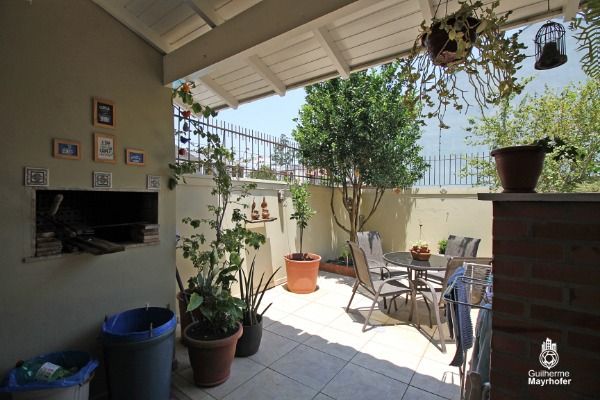 Casa para Venda - 78m², 3 dormitórios, sendo 1 suites, 2 vagas - Guarujá
