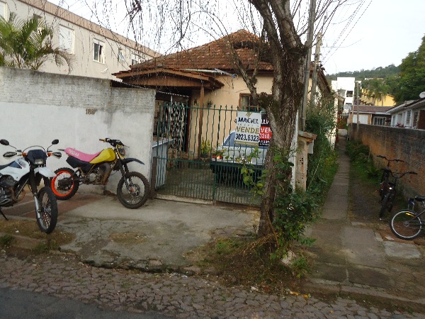 Terreno com 600m² no bairro Camaquã em Porto Alegre para Comprar