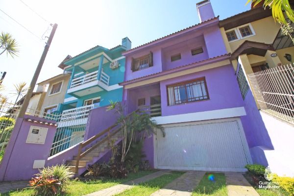 Casa com 205m², 3 dormitórios, 1 suíte, 2 vagas no bairro Ipanema em Porto Alegre para Comprar