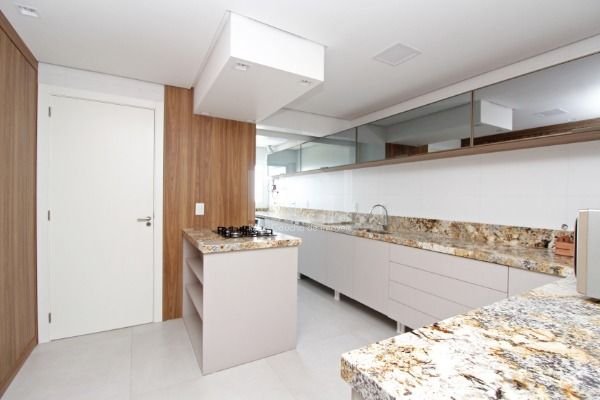 Cobertura para Venda - 351m², 3 dormitórios, sendo 3 suites, 4 vagas - Vila Assunção