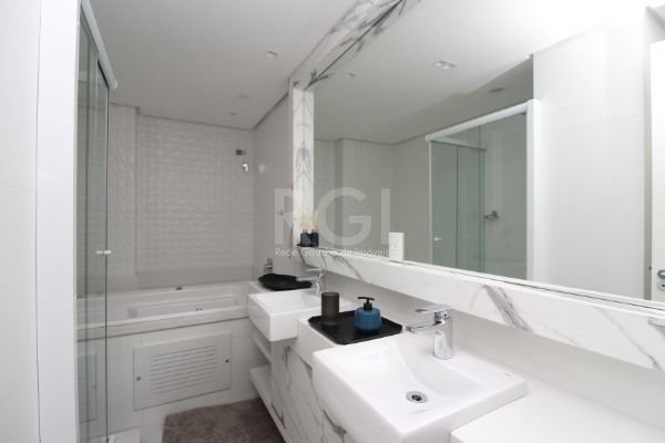 Cobertura para Venda - 351m², 3 dormitórios, sendo 3 suites, 4 vagas - Vila Assunção