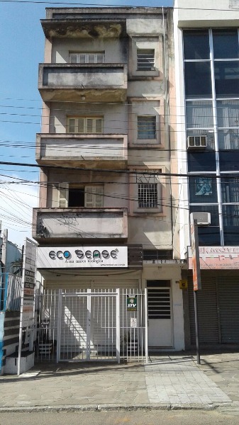 Apartamento com 68m², 2 dormitórios no bairro São João em Porto Alegre para Comprar