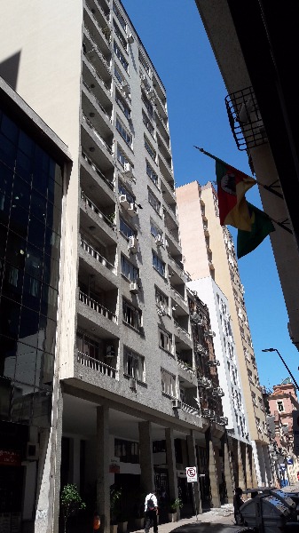 Apartamento com 95m², 3 dormitórios no bairro Centro Histórico em Porto Alegre para Comprar