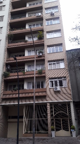 Apartamento com 202m², 3 dormitórios, 1 suíte, 1 vaga no bairro Centro Histórico em Porto Alegre para Comprar