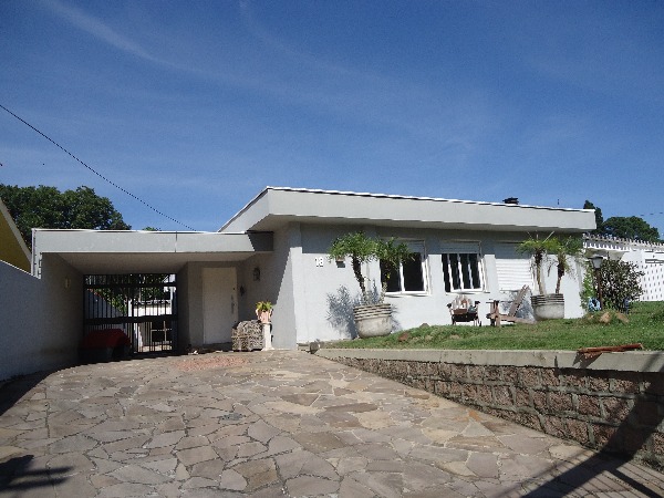 Casa Condominio com 187m², 4 dormitórios, 2 suítes, 6 vagas no bairro Tristeza em Porto Alegre para Comprar