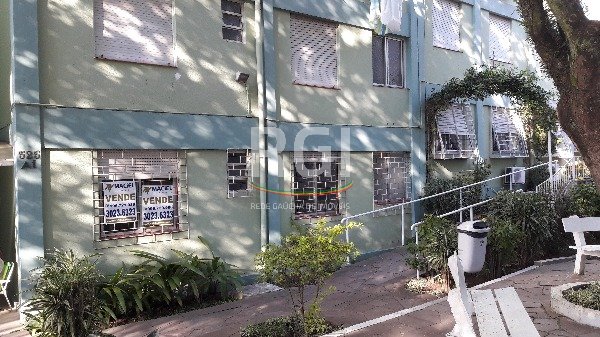 Apartamento com 35m², 1 dormitório no bairro Camaquã em Porto Alegre para Comprar