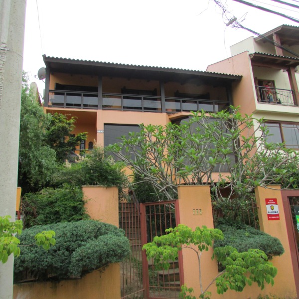 Casa com 340m², 4 dormitórios, 2 suítes, 3 vagas no bairro Jardim Isabel em Porto Alegre para Comprar