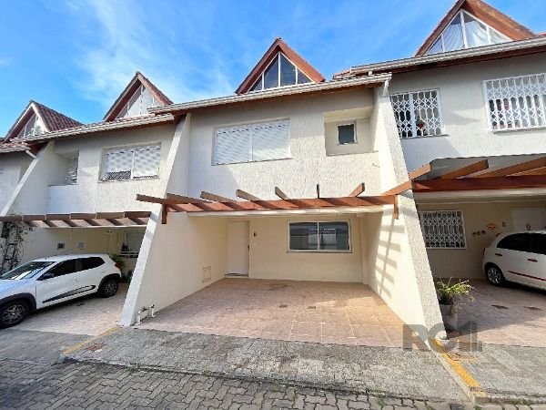 Casa Condominio com 159m², 3 dormitórios, 1 suíte, 2 vagas no bairro Tristeza em Porto Alegre para Comprar