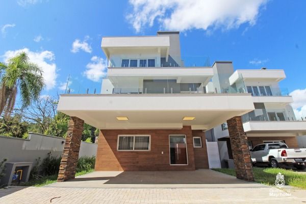Casa Condominio com 300m², 3 dormitórios, 3 suítes, 2 vagas no bairro Pedra Redonda em Porto Alegre para Comprar