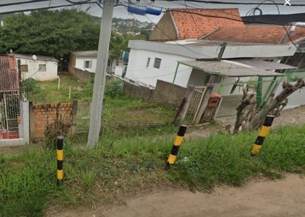 Terreno com 300m² no bairro Cavalhada em Porto Alegre para Comprar