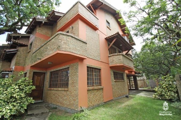 Casa com 264m², 3 dormitórios, 1 suíte, 4 vagas no bairro Ipanema em Porto Alegre para Comprar