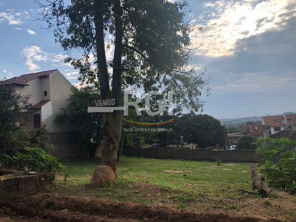 Terreno com 142m² no bairro Campo Novo em Porto Alegre para Comprar