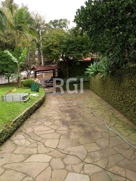 Casa para Venda - 741m², 5 dormitórios, sendo 3 suites, 9 vagas - Espirito Santo