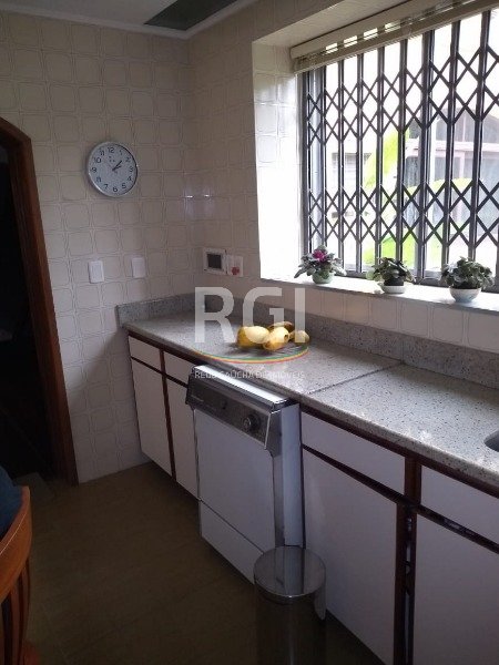 Casa para Venda - 741m², 5 dormitórios, sendo 3 suites, 9 vagas - Espirito Santo