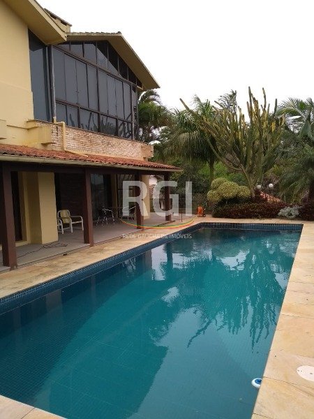 Casa para Venda - 741m², 5 dormitórios, sendo 3 suites, 9 vagas - Espirito Santo