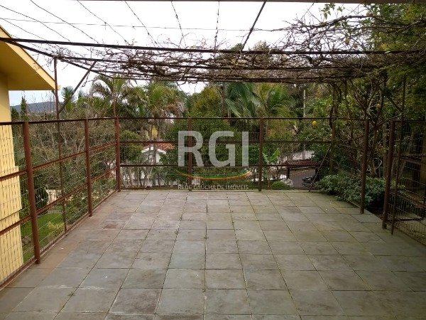 Casa para Venda - 741m², 5 dormitórios, sendo 3 suites, 9 vagas - Espirito Santo