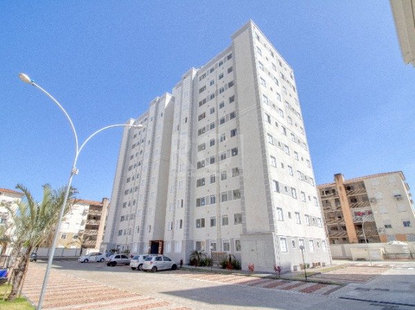 Apartamento com 43m², 2 dormitórios, 1 vaga no bairro Humaitá em Porto Alegre para Comprar