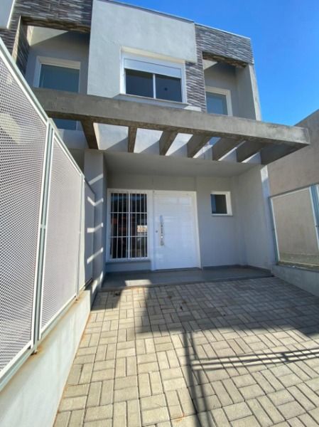 Casa com 125m², 3 dormitórios, 1 suíte, 1 vaga no bairro Guarujá em Porto Alegre para Comprar