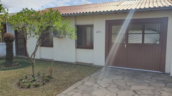 Casa com 120m², 3 dormitórios, 2 vagas no bairro Hípica em Porto Alegre para Comprar