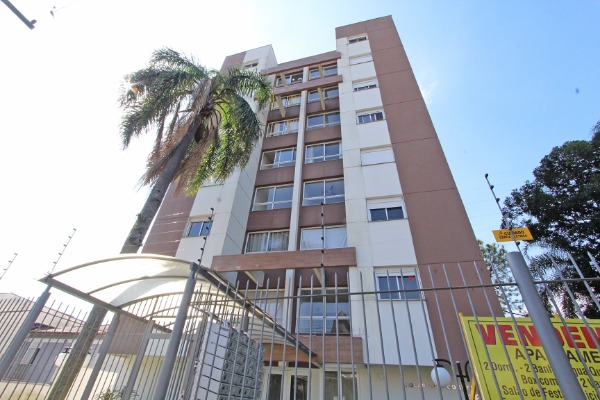 Apartamento com 57m², 2 dormitórios, 1 vaga no bairro Medianeira em Porto Alegre para Comprar