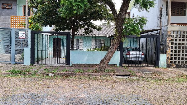 Casa à venda com 85m², 3 quartos, 1 vaga no bairro Ipanema em Porto Alegre