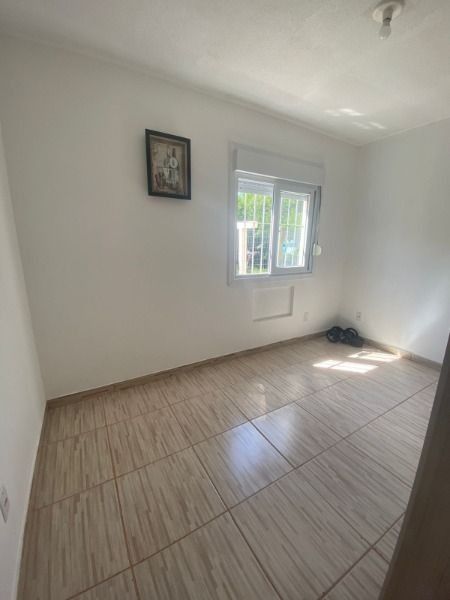 Apartamento em Porto Alegre, no bairro Restinga, com 2 dormitório(s), e 2 banheiros, à venda.
