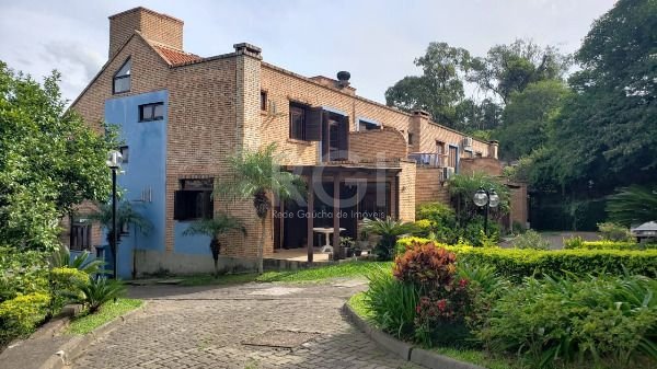 Casa Condominio com 142m², 3 dormitórios, 1 suíte, 2 vagas no bairro Cavalhada em Porto Alegre para Comprar