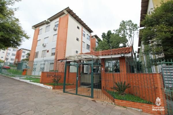 Apartamento com 52m², 2 dormitórios, 1 vaga no bairro Vila Nova em Porto Alegre para Comprar