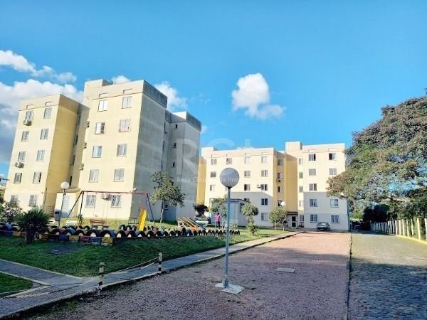 Apartamento com 43m², 2 dormitórios, 1 vaga no bairro Vila Nova em Porto Alegre para Comprar