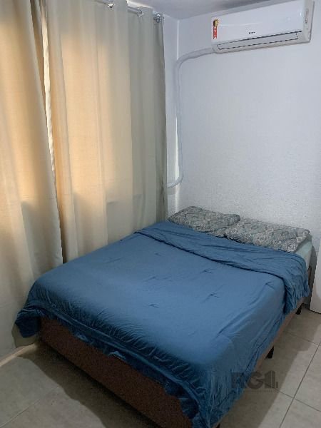 Apartamento para Venda - 48m², 2 dormitórios, 1 vaga - Restinga