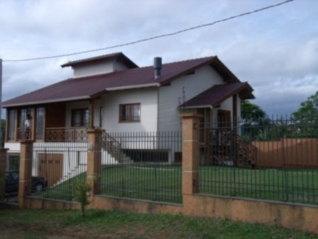 Casa para Venda - 300m², 3 dormitórios, sendo 1 suites, 4 vagas - Vila Nova
