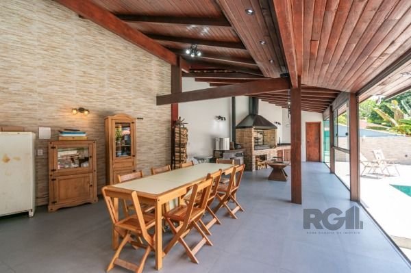Casa 4 dormitórios