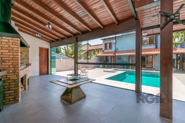 Casa 4 dormitórios